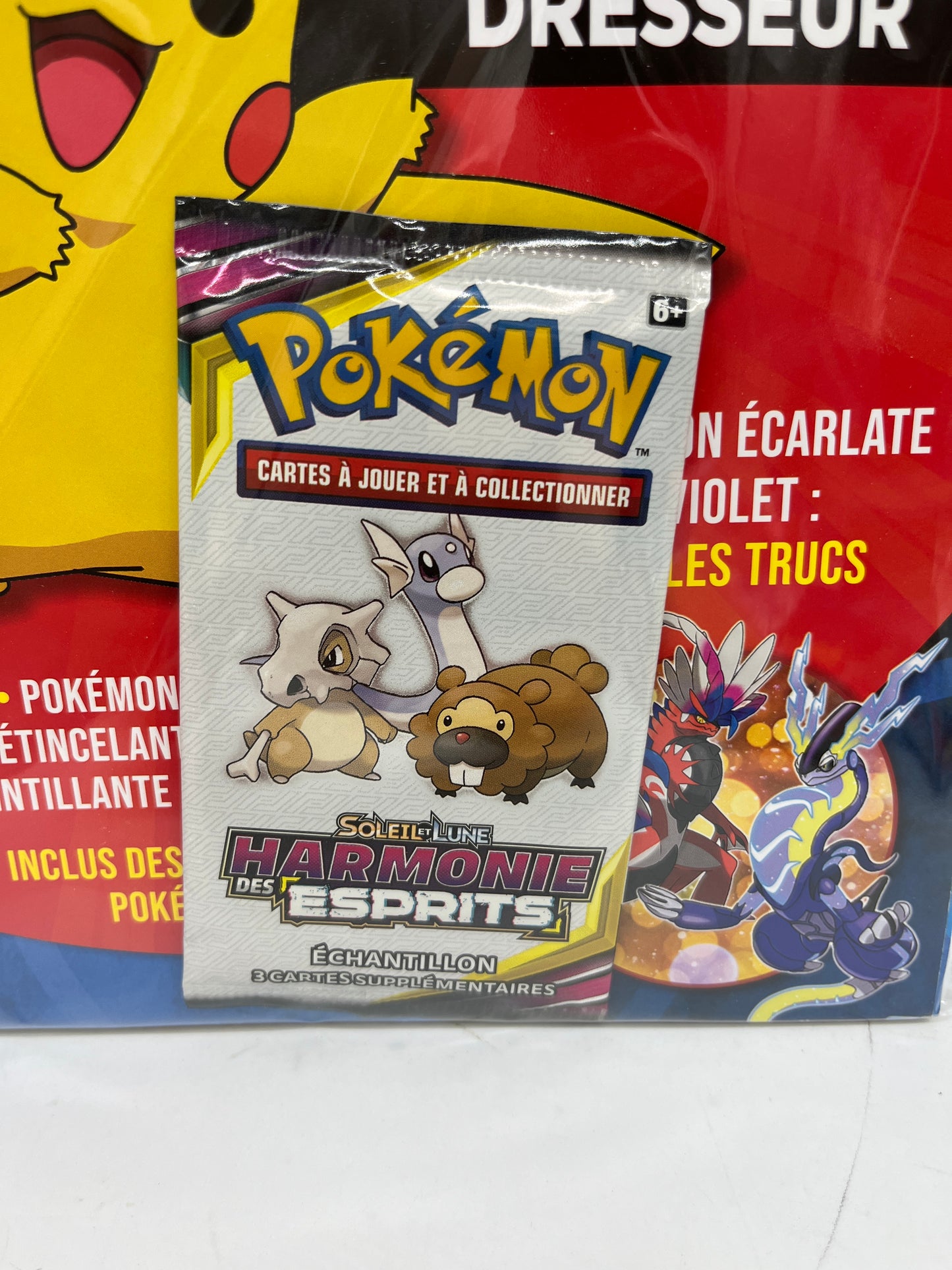 Livre d’activité Magazine Le grand guide Pokémon le guide du dresseur avec + de 80 pokemon  avec son paquet de carte soleil et lune Harmonie des esprits Neuf !!