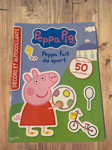 Mon livre d'autocollants Peppa pig modéle Peppa pig fait du sport  Édition Hachette