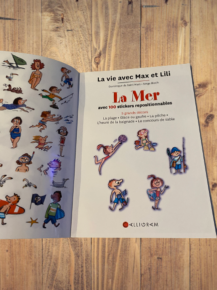 Livre activité La vie avec Max et Lili modèle "La Mer" avec 100 stickers repositionnables
