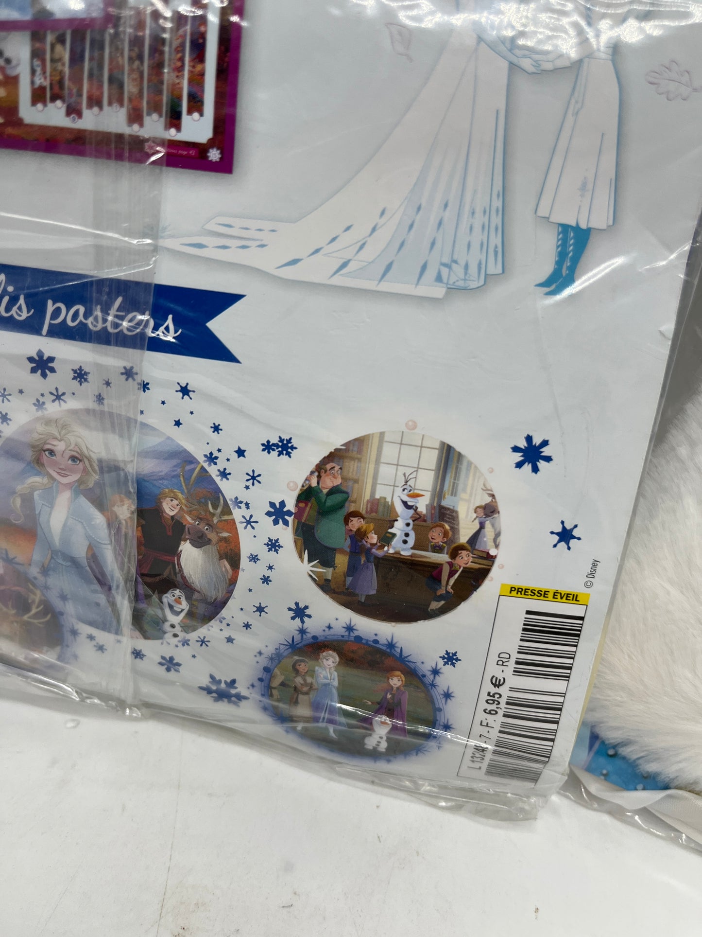 Livre d’activité Magazines Disney princesse Reine des neiges avec son accessoire et baguette de princesse Neuf