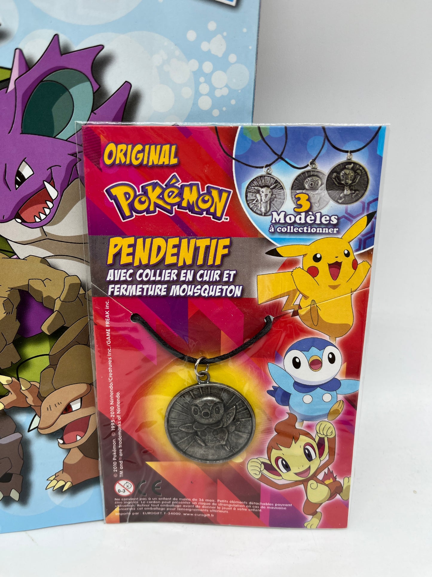 Livre d’activité Magazine POKEMON hors série avec son collier  ancien version NEUF