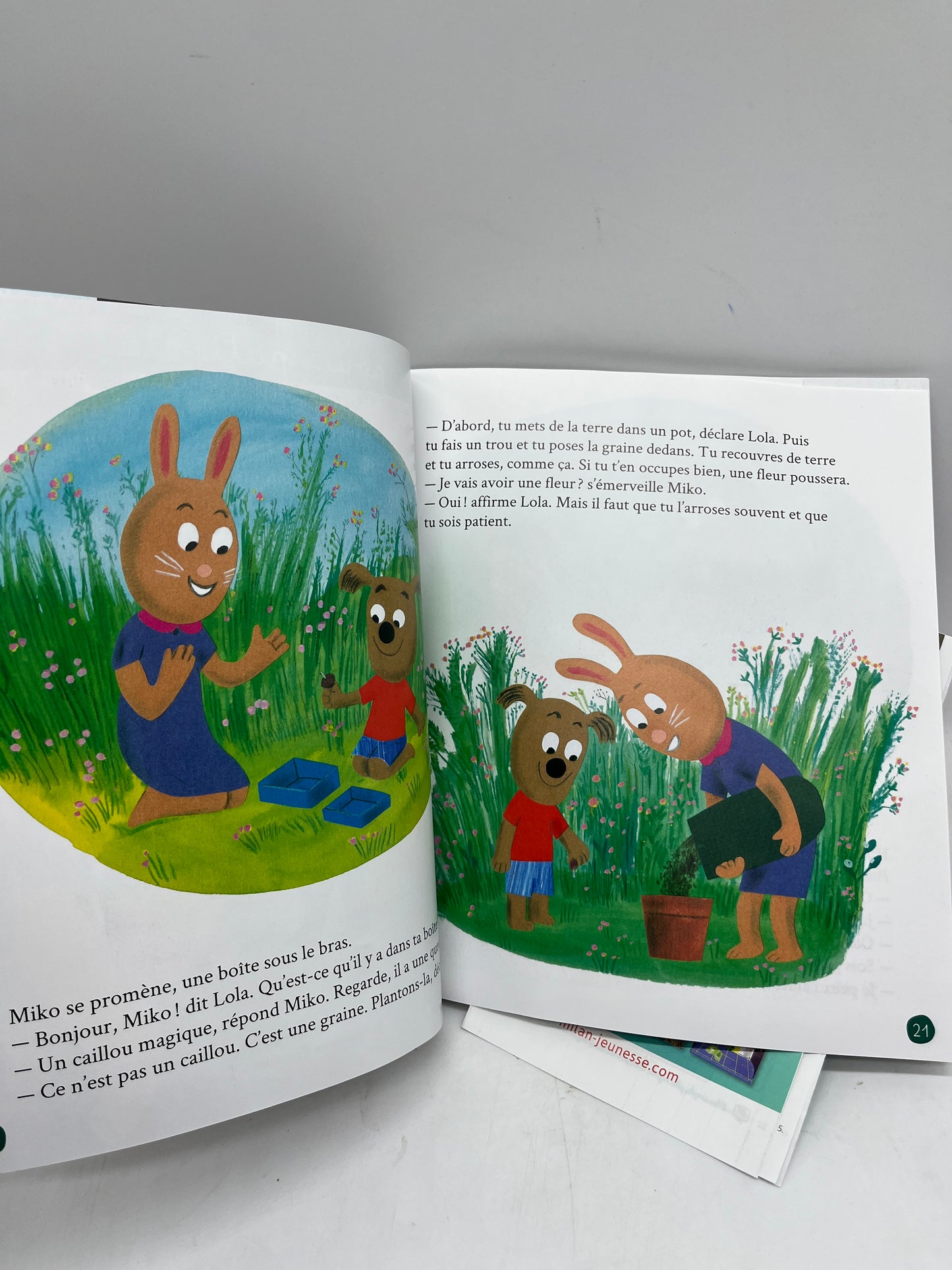 Livre d’activité magazines Histoires pour les petits avec Cd  modèle Joyeuse Paques Machenka Neuf