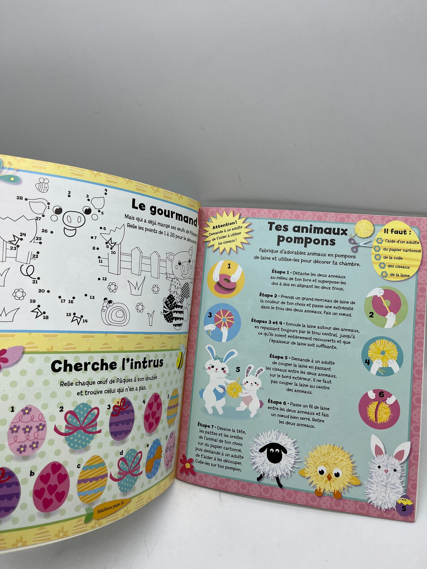 Livre d’activité C’est  Pâques mon beau coloriage avec  ces 4 feutres et gommettes Neuf