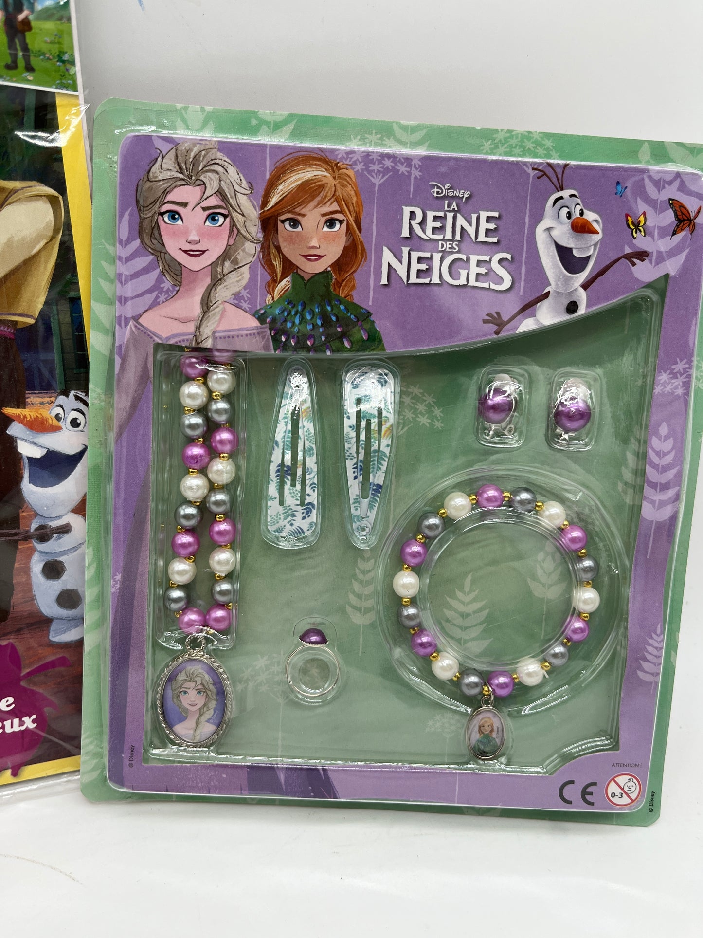 Livre d’activité Magazines Disney princesse Reine des neiges avec son coffret de bijoux Neuf