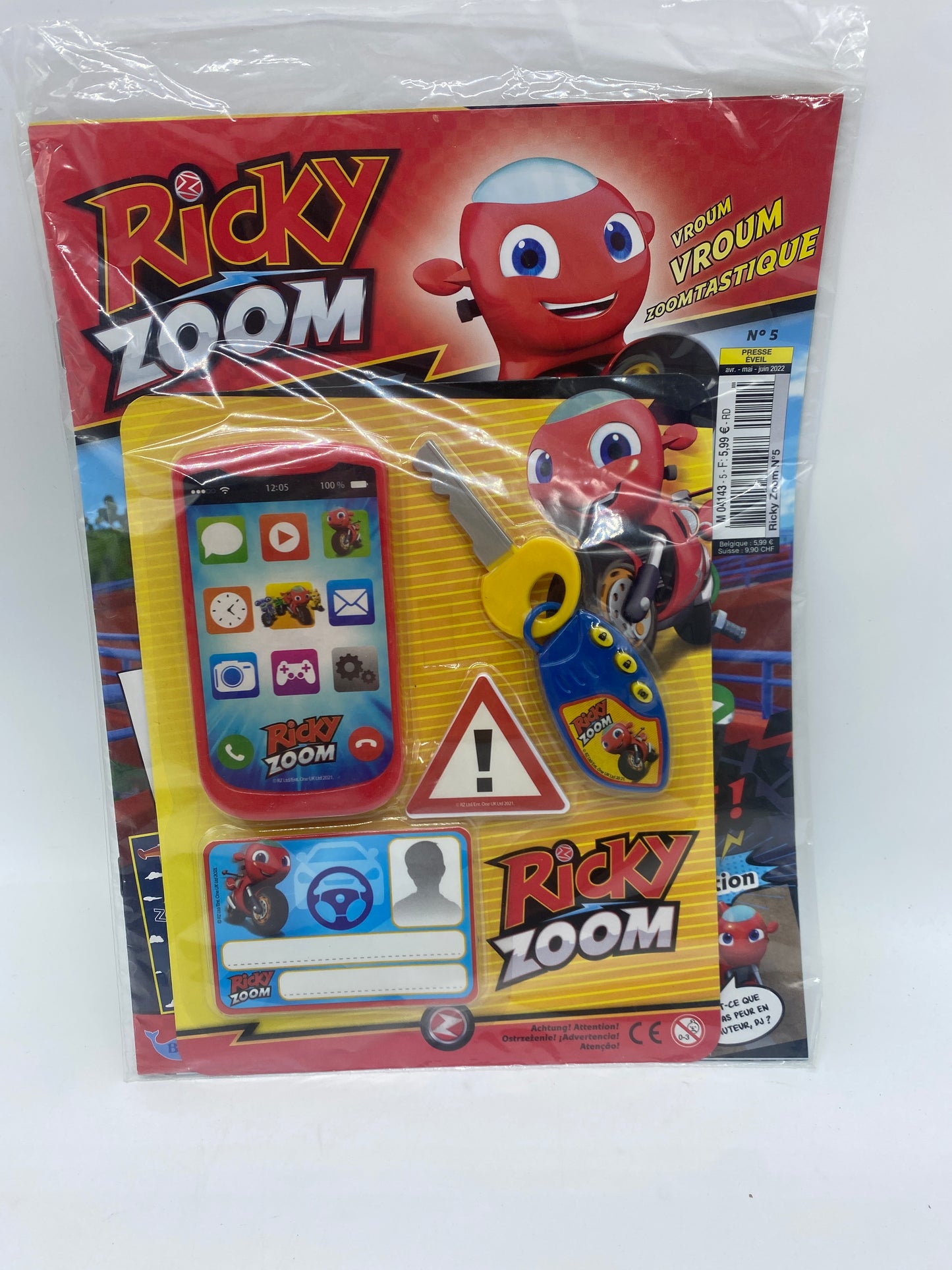 Livre d’activité Magazine rickie zoom avec son kit de grand portable et ses clefs  Neuf