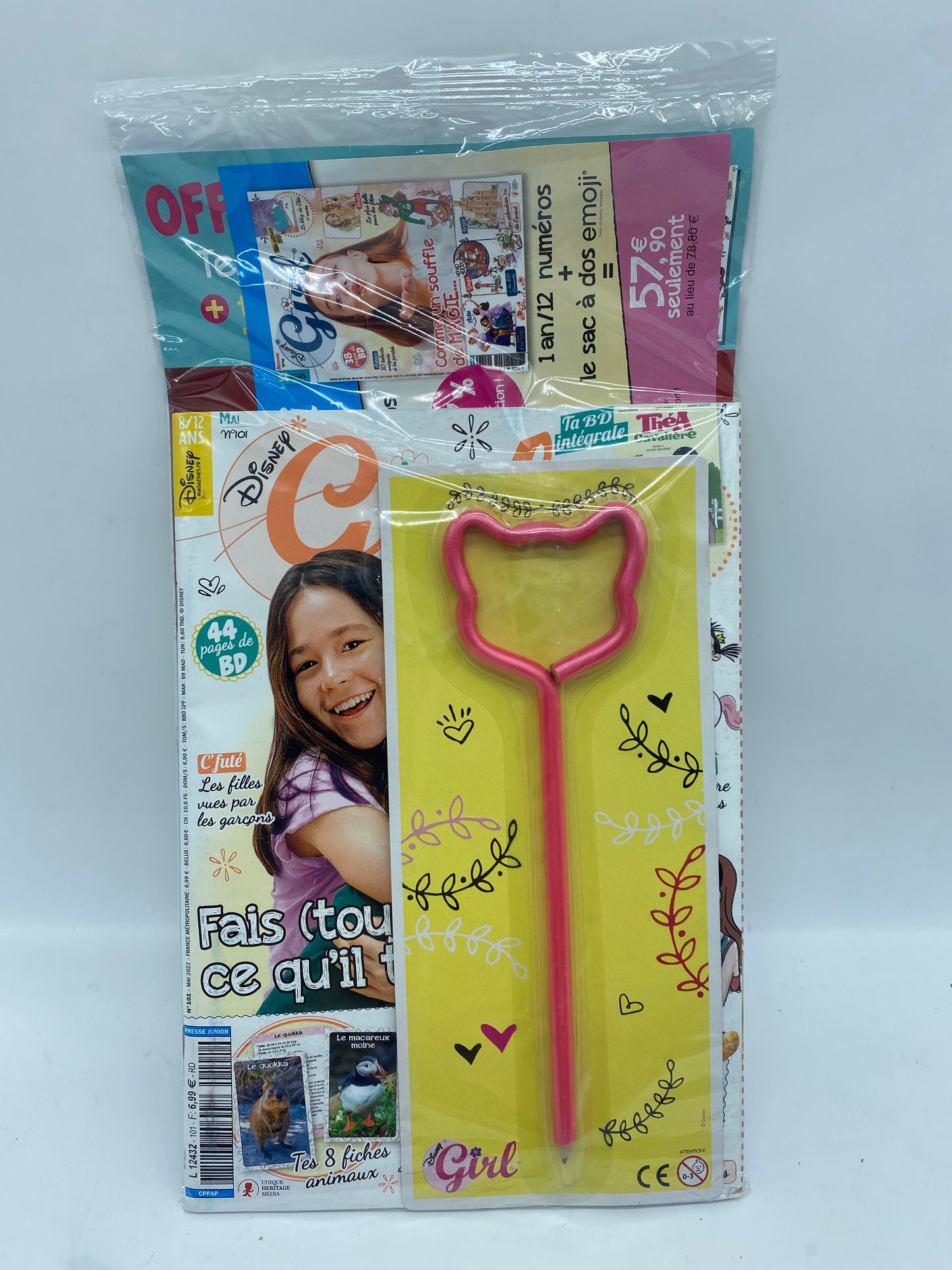 Livre d’activité Magazine Pack de 2 magazines Girls avec son stylo !   Jeux activité stickers etc ...  Prix boutique:5€99