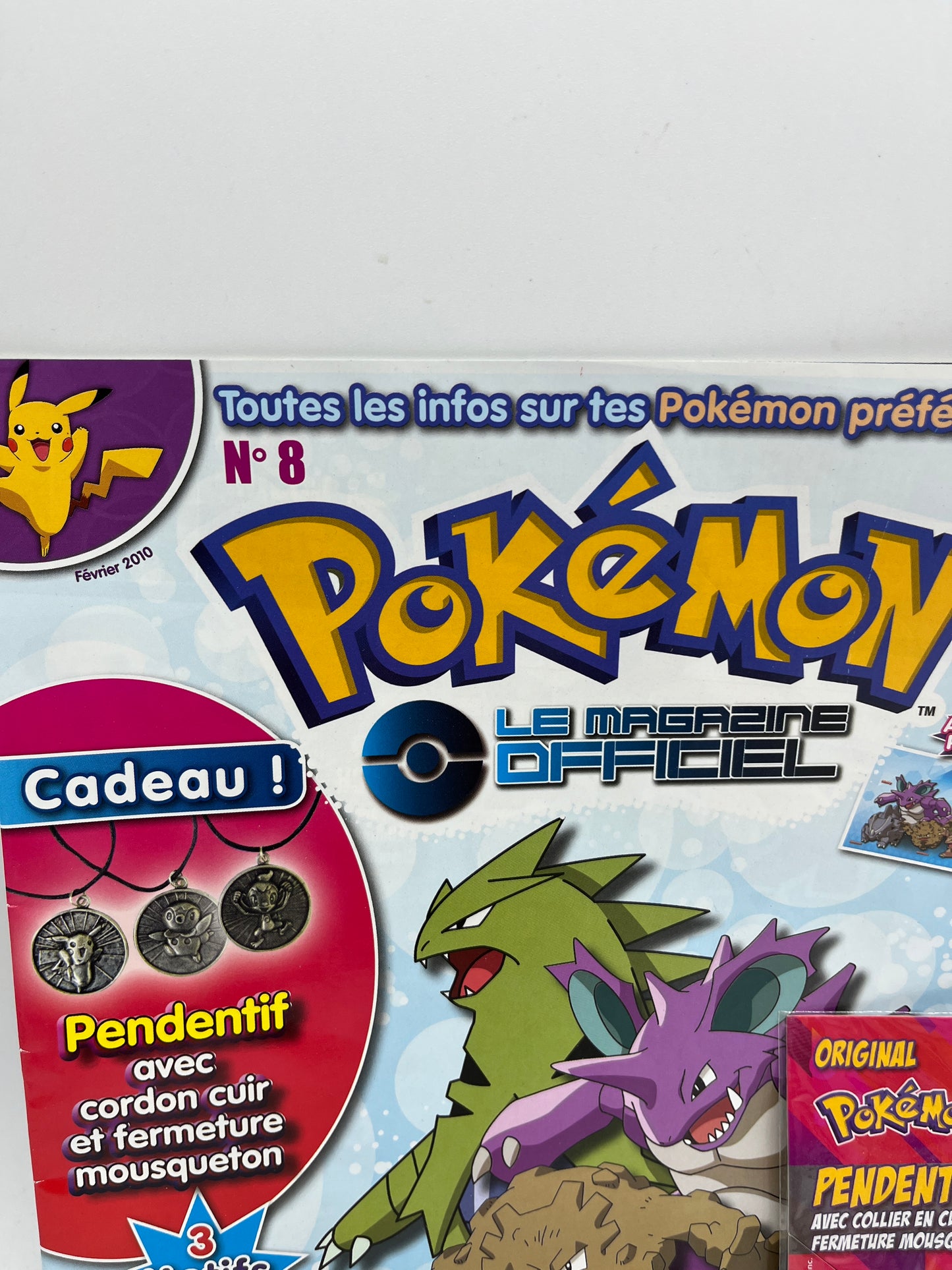 Livre d’activité Magazine POKEMON hors série avec son collier  ancien version NEUF
