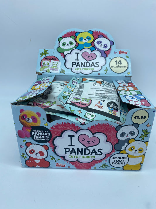 Lot de 3 Figurines I love PANDA Neuf  Les modèles sont aléatoires dans les paquets !   Prix boutique: 12€  Plus de 13 modèles à collectionner!